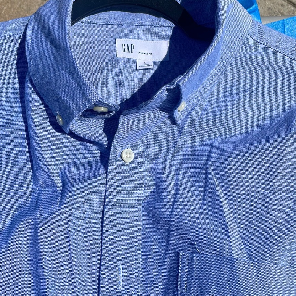 Like New. No stains in excellent condition.